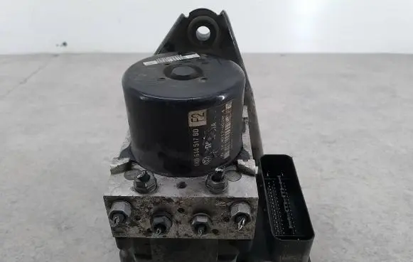 Volkswagen Golf V ABS Pump 