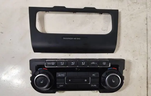 Volkswagen Golf VI Climate control unit 5K0907044BD SW0608