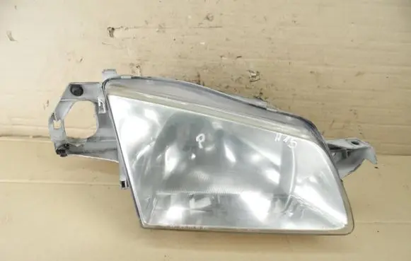 Mazda 323 Headlight/headlamp