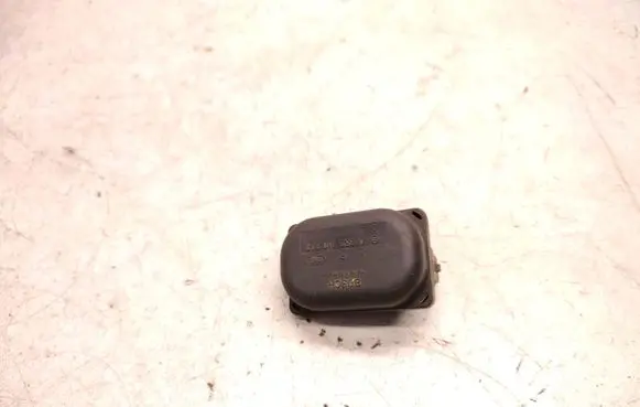 BMW 3 E30 Throttle valve position sensor 0280110007 050
