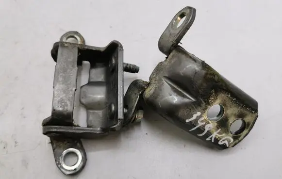 Nissan X-Trail T31 Rear door hinge set 