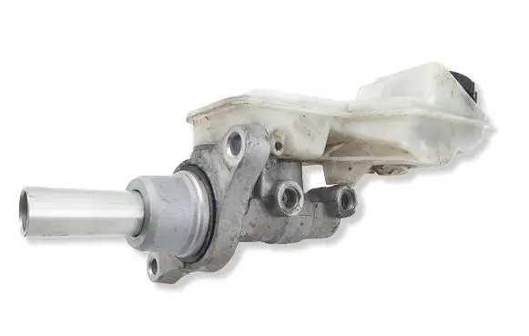 Mazda 3 III Master brake cylinder BHN243550 K1900 06335611171
