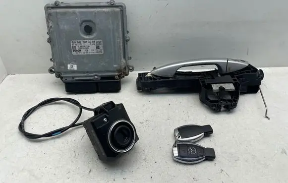 Mercedes-Benz GLK (X204) Engine ECU kit and lock set A6429003100 A0054467040 0281016350