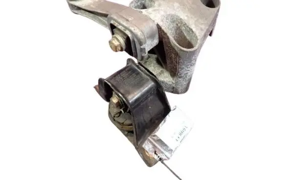 Renault Clio III Engine mount vacuum valve 