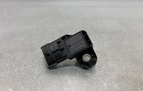 Alfa Romeo Stelvio Intake air temperature sensor 0281006102