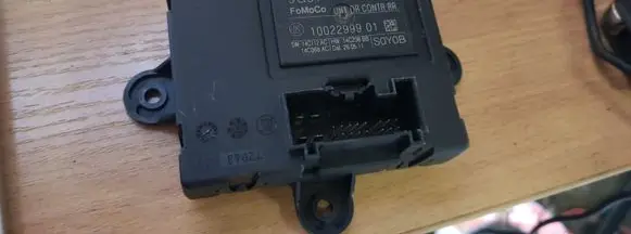 Volvo XC60 Door central lock control unit/module G9T14B534BC 1002299901