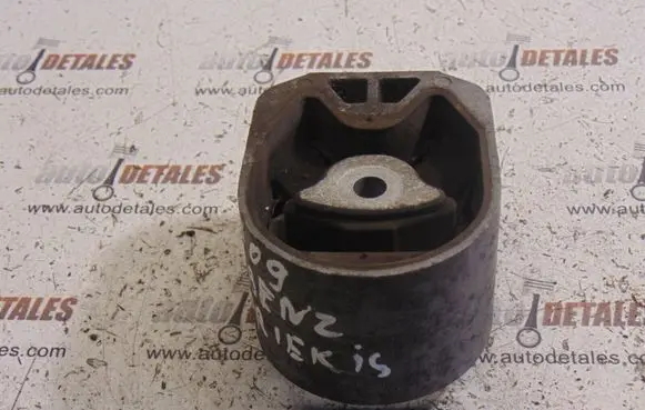 Mercedes-Benz A W169 Engine mount bracket A1692401417