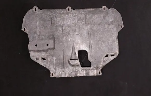 Ford Focus Engine splash shield/under tray 3M51R6P013A 3M51R6P013