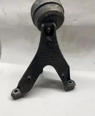 Audi A4 S4 B7 8E 8H Engine mounting bracket 8E0199308AF