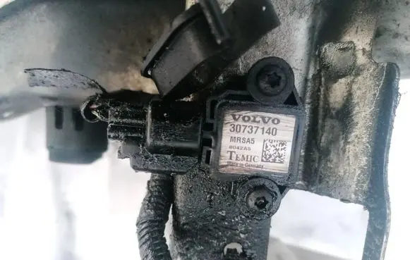 Volvo V50 Airbag deployment crash/impact sensor 30737140 MRSA58042A5