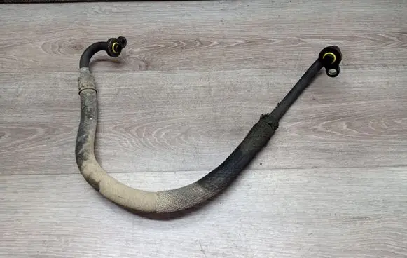 Volvo XC70 Air conditioning (A/C) pipe/hose