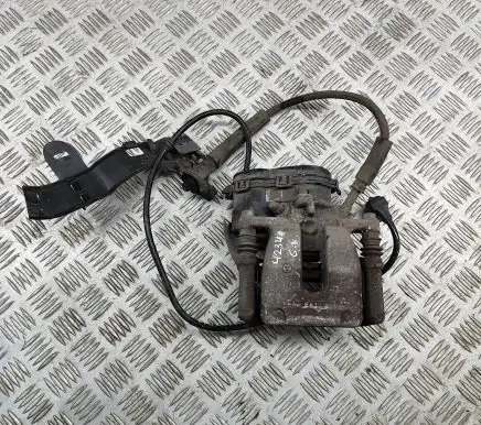 Mercedes-Benz GLA W156 Rear brake caliper A0004232381