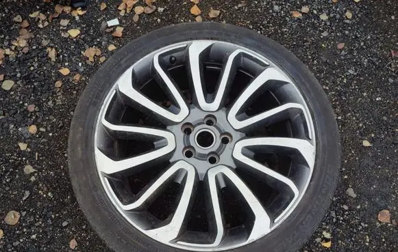 Land Rover Range Rover L405 R22 carbon fiber rim 