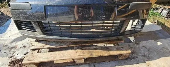 Volkswagen Golf V Front bumper 1K0807221