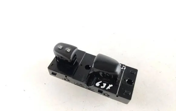 Nissan Qashqai Electric window control switch