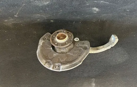 Mercedes-Benz E W213 Front wheel hub 2052200