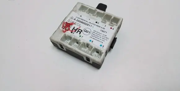 Mercedes-Benz C AMG W205 Door control unit/module A2059002011