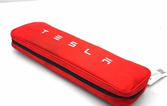 Tesla Model Y First aid kit P147507600D 1TTSSS22354002040