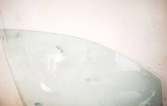 Mitsubishi Outlander Front door window glass four-door 