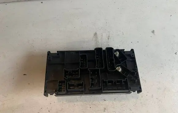 Subaru Impreza III Fuse box set MB200200B