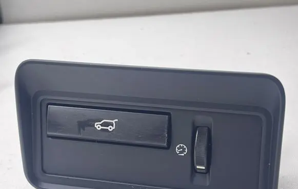 Land Rover Range Rover Sport L494 Tailgate/boot open switch button CPLA11654CA L3PI1A 10091498