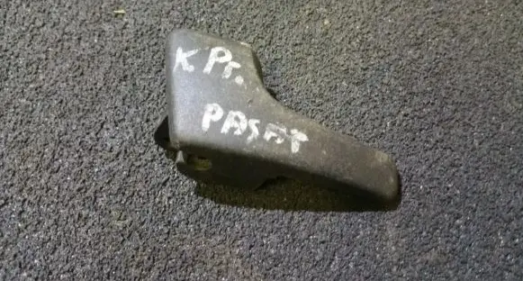 Volkswagen PASSAT B3 Front door interior handle