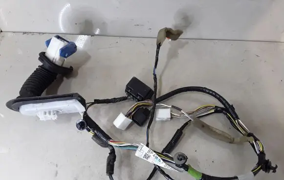 Mazda 3 I Front door wiring loom BP4M67200D