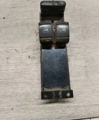 Volkswagen PASSAT B5.5 Electric window control switch