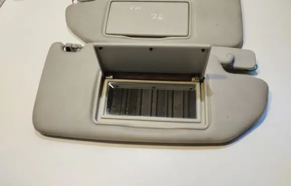 Volvo V70 Sun visor