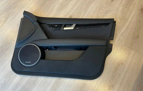 Mercedes-Benz C W204 Front door card panel trim A2047201022 A2047200689 20120726T247