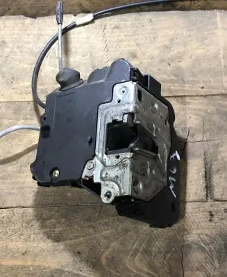 Mercedes-Benz CLC CL203 Front door lock A2037200835