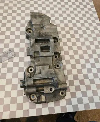 BMW X6 E71 Generator/alternator bracket 8506863 174786 850686305