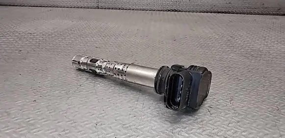 Volkswagen PASSAT B6 High voltage ignition coil 06F905115F
