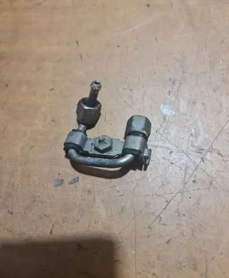Fuel injector supply line/pipe