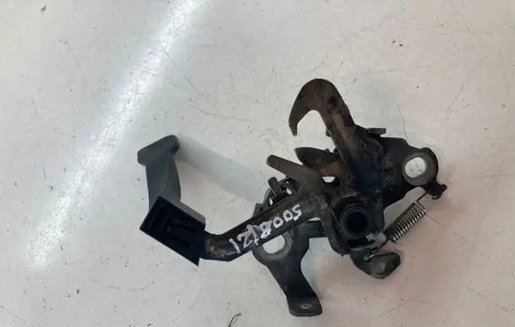 Peugeot 5008 Engine bonnet (hood) release handle