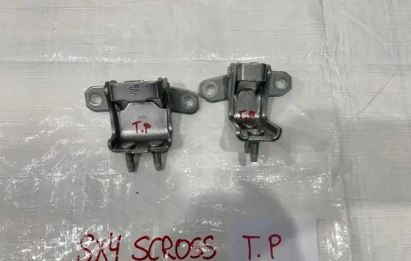 Suzuki SX4 S-Cross Rear door hinge set 