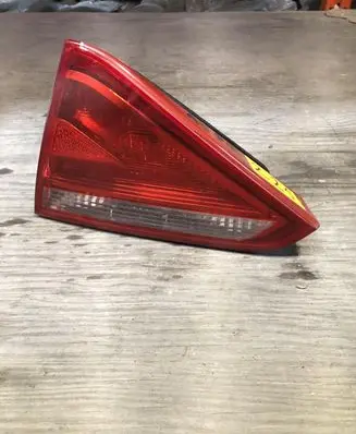 Audi A5 8T 8F Tailgate rear/tail lights 8T0945094