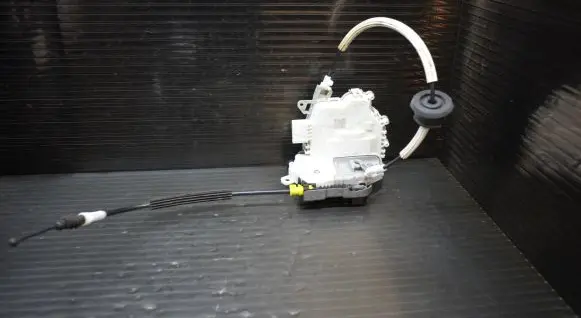 Audi Q5 SQ5 Rear door lock 8K0839015F