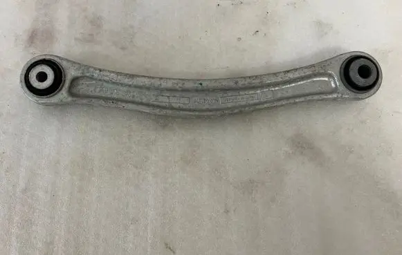 Porsche Cayenne (92A) Rear control arm 7L0505376A 7L0505376