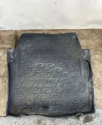 Volkswagen Tiguan Rubber trunk/boot mat liner 
