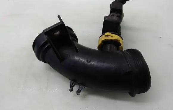 Peugeot 308 Intercooler hose/pipe 9684362180