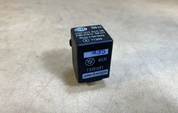 BMW 7 E23 Alarm relay 61311372021