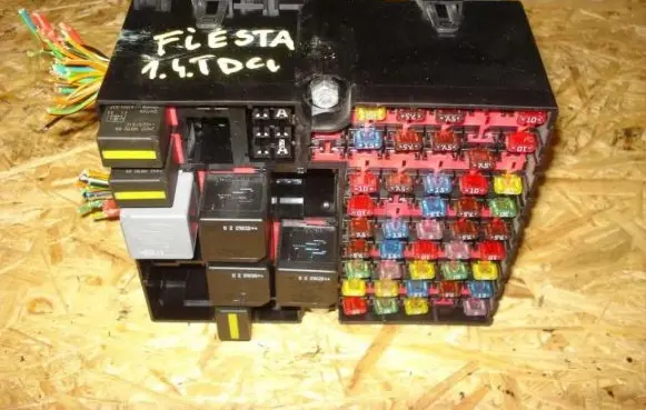 Ford Fiesta Fuse box set