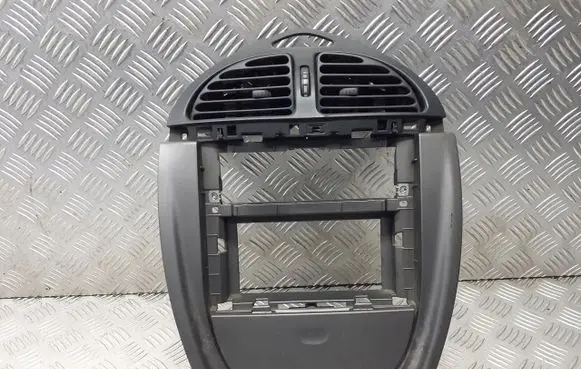Citroen C5 Radio/GPS head unit trim 9650443077