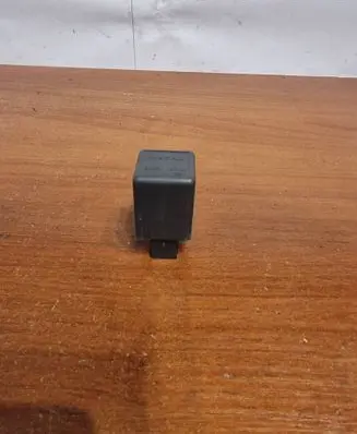 Nissan Qashqai Other relay 24330C9900