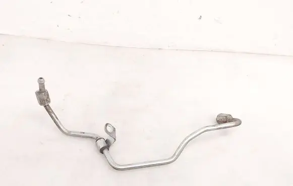 Lexus ES 300h (7th Gen) Fuel injector supply line/pipe 