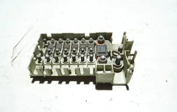 BMW 5 E39 Fuse module 61138370638