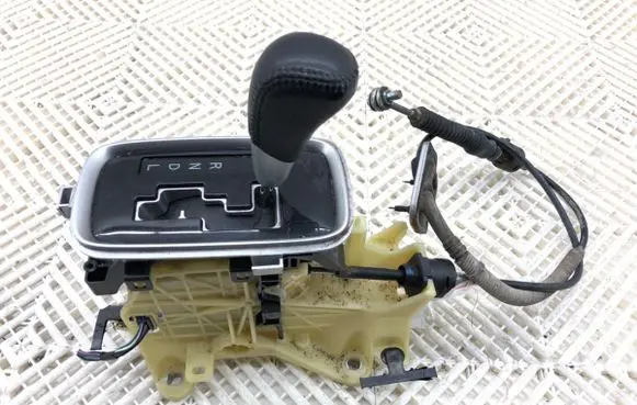 Gear shift rod