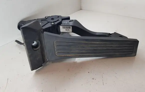 Hyundai i40 Accelerator throttle pedal 327263Z900