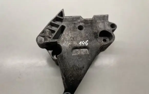 Volkswagen Touran I Engine mounting bracket 03G199207A